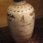 Poterie Ming, fond ivoire décors bruns