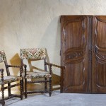 Paires de fauteuils et portes d'armoire